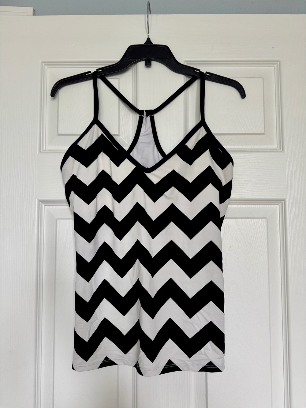 Carve Designs Black and White Chevron Strappy Tankini Top